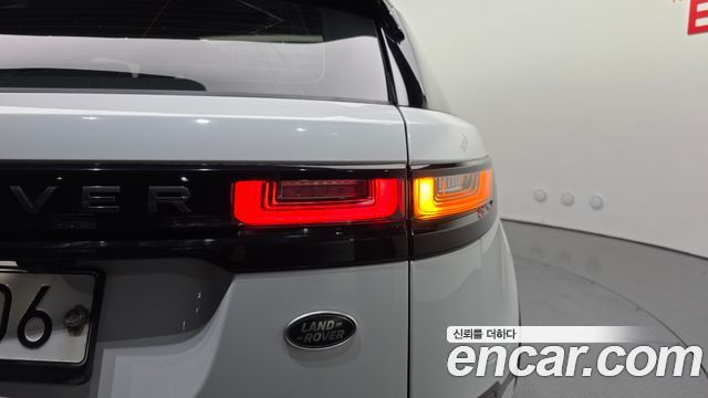 Land Rover Range Rover Velar 2019 — photo 9