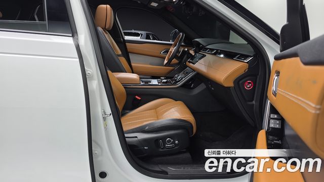 Land Rover Range Rover Velar 2019 — photo 16