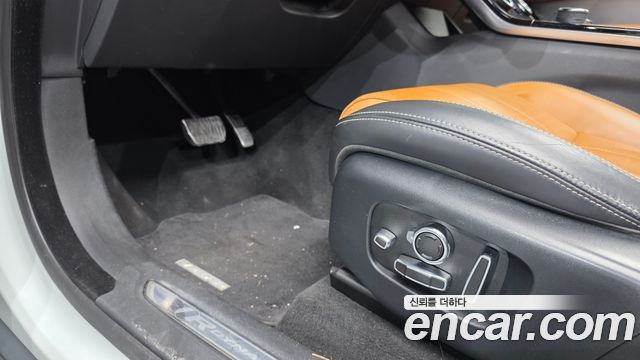 Land Rover Range Rover Velar 2019 — photo 33
