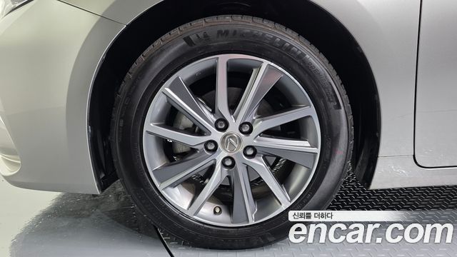 Lexus ES 2018 — photo 5