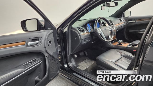 Chrysler 300C 2014 — photo 10