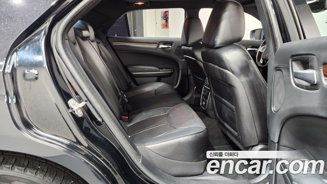 Chrysler 300C 2014 — photo 12
