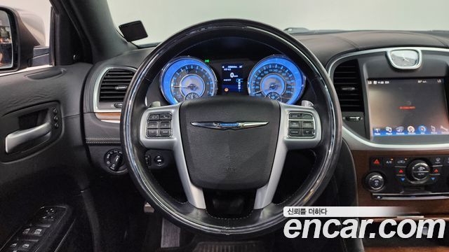 Chrysler 300C 2014 — photo 13