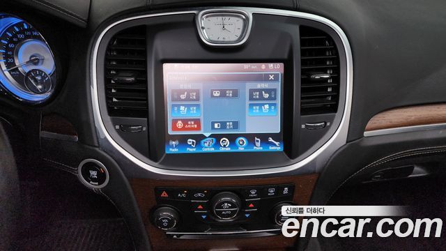 Chrysler 300C 2014 — photo 14