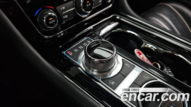 Jaguar XJ 2018 — photo 12