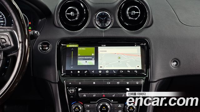 Jaguar XJ 2018 — photo 20