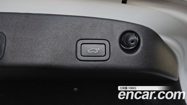 Jaguar XJ 2018 — photo 27