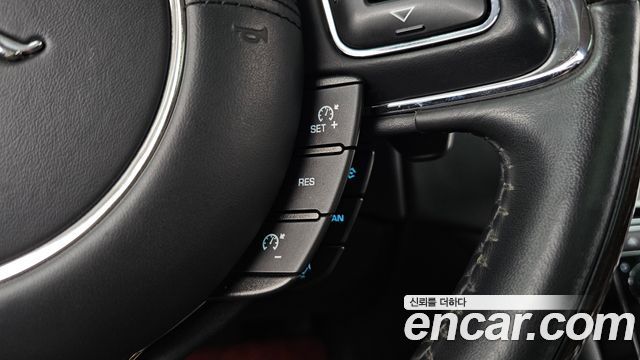 Jaguar XJ 2018 — photo 34