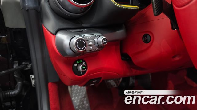 Ferrari 812 2020 — photo 14