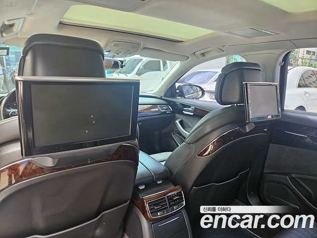 Audi A8 2015 — photo 9