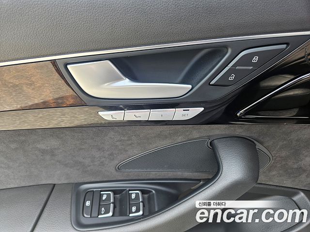 Audi A8 2015 — photo 11