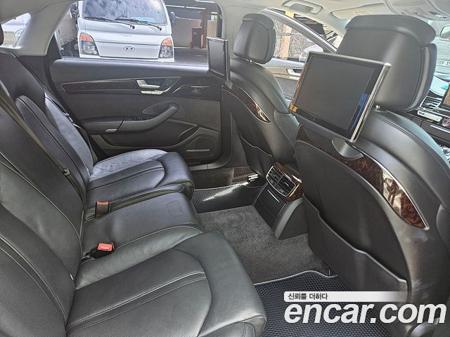 Audi A8 2015 — photo 12