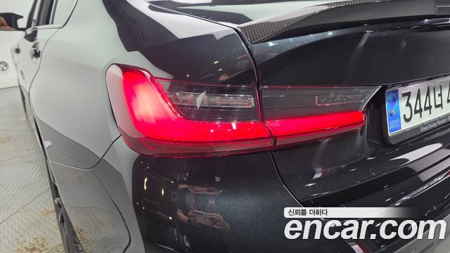 BMW 3-Series 2023 — photo 9