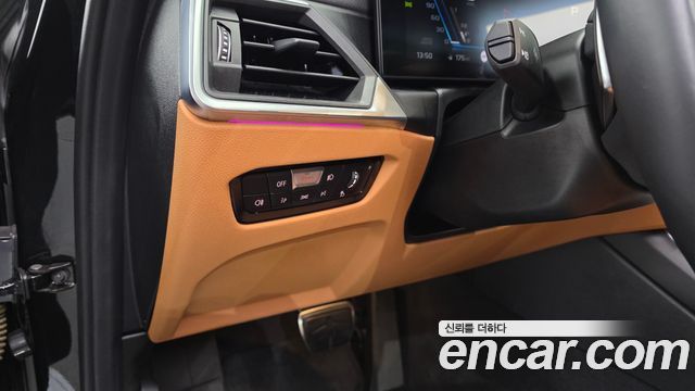 BMW 3-Series 2023 — photo 29