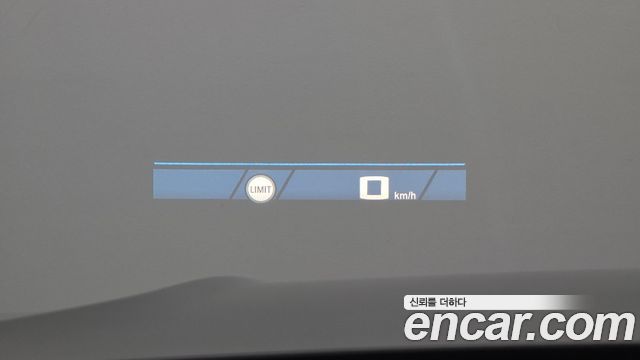 BMW 3-Series 2023 — photo 31