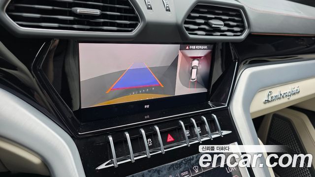 Lamborghini Urus 2024 — photo 26