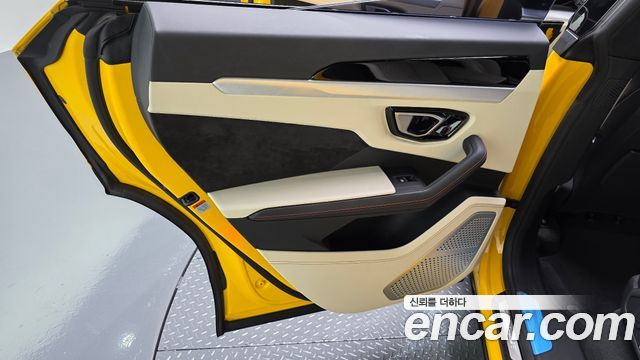 Lamborghini Urus 2024 — photo 15