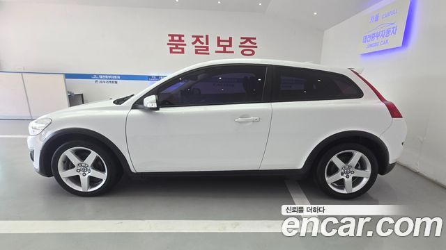 Volvo C30 2012 — photo 2
