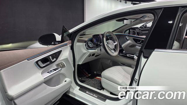 Mercedes-Benz EQE 2023 — photo 9