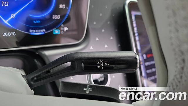 Mercedes-Benz EQE 2023 — photo 11