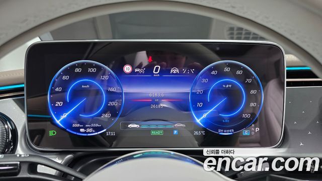 Mercedes-Benz EQE 2023 — photo 16