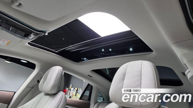 Mercedes-Benz EQE 2023 — photo 18