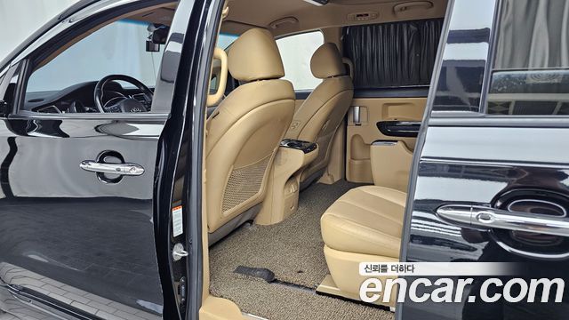 Kia Canival 2019 — photo 23