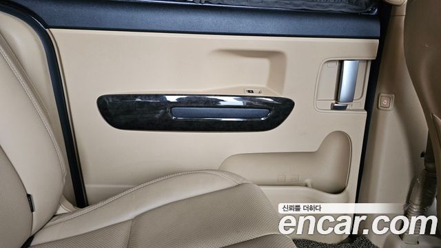 Kia Canival 2019 — photo 15