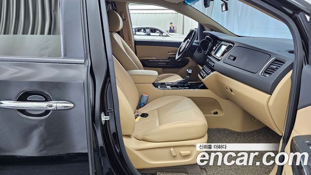 Kia Canival 2019 — photo 16