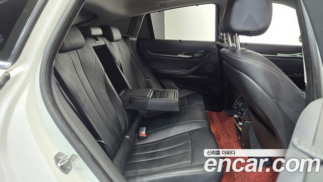 BMW X6 2018 — photo 17