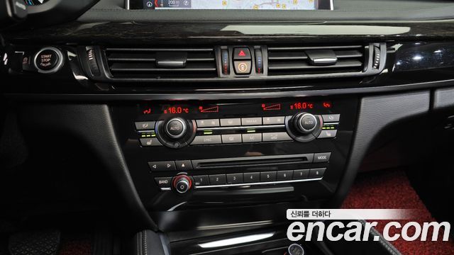 BMW X6 2018 — photo 32