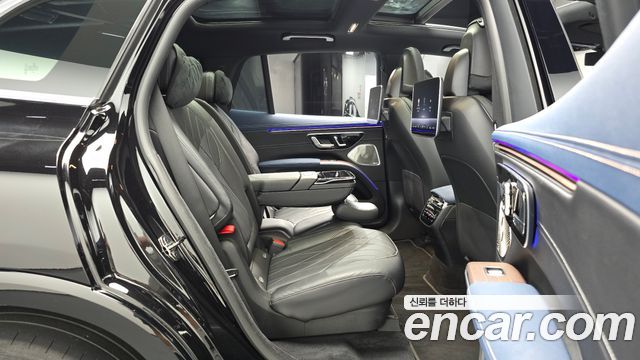Mercedes-Benz EQS 2023 — photo 18