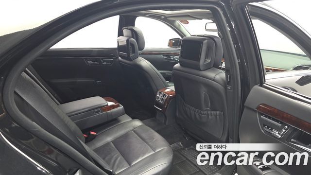 Mercedes-Benz S-Class 2012 — photo 13