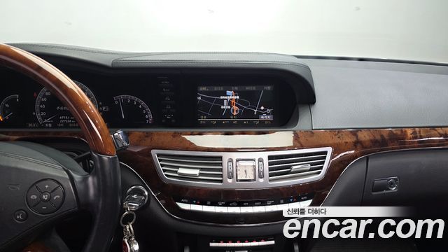 Mercedes-Benz S-Class 2012 — photo 15