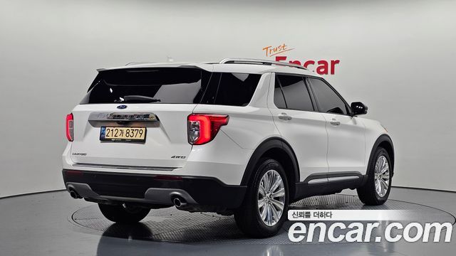 Ford Explorer 2022 — photo 2