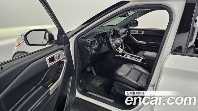 Ford Explorer 2022 — photo 13
