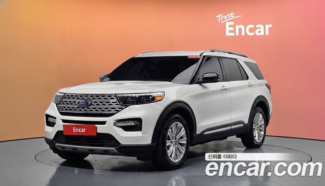 Ford Explorer 2022 — photo 1