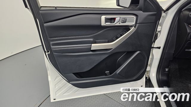 Ford Explorer 2022 — photo 14