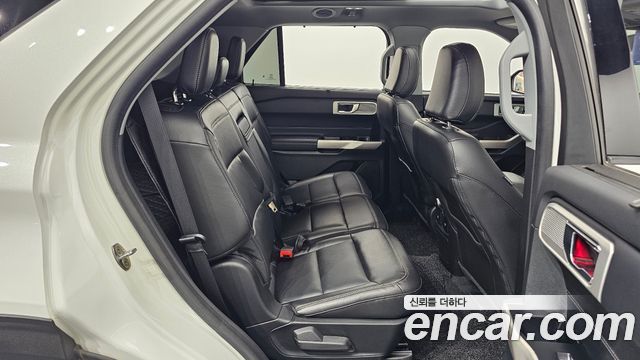 Ford Explorer 2022 — photo 16