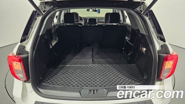 Ford Explorer 2022 — photo 28