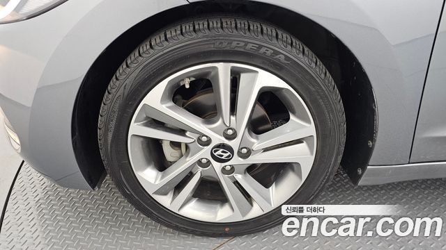 Hyundai AVANTE 2017 — photo 5