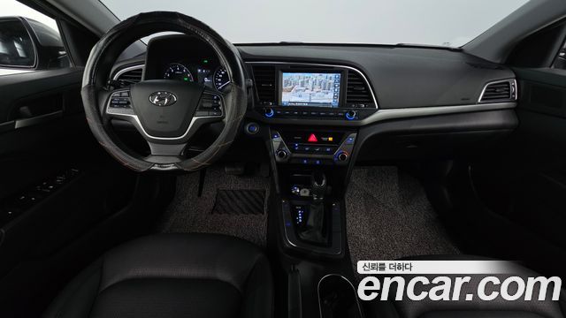Hyundai AVANTE 2017 — photo 7