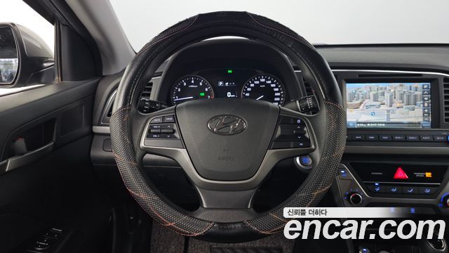 Hyundai AVANTE 2017 — photo 13