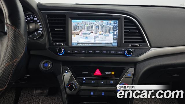 Hyundai AVANTE 2017 — photo 14