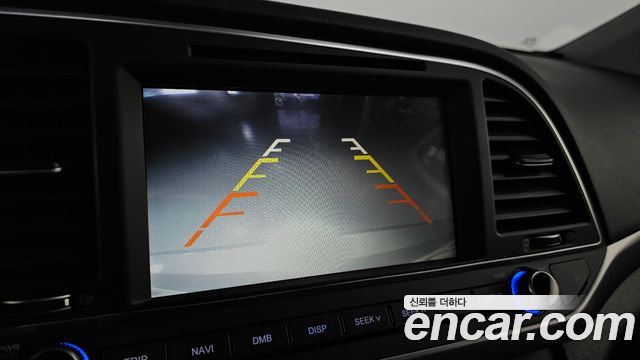 Hyundai AVANTE 2017 — photo 15