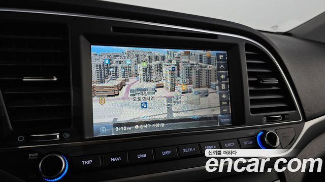 Hyundai AVANTE 2017 — photo 16