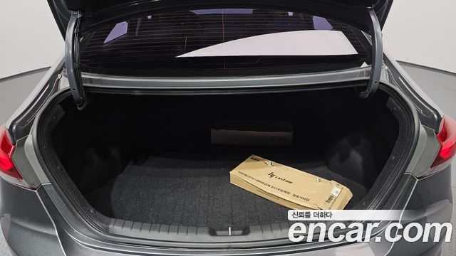 Hyundai AVANTE 2017 — photo 20