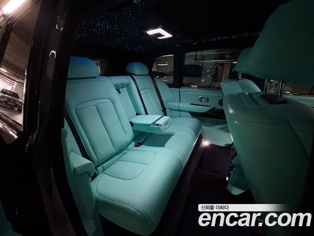 Rolls-Royce Cullinan 2019 — photo 17