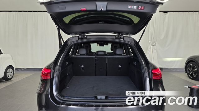 Mercedes-Benz GLC-Class 2025 — photo 20