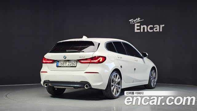 BMW 1-Series 2021 — photo 2